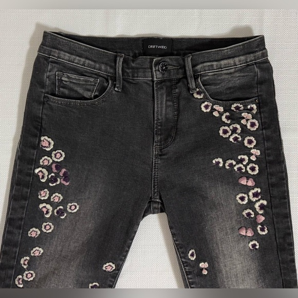 Driftwood Jeans Jackie Cherry Blossom Floral Embroidered Black Pink Size 26 - Picture 1 of 12
